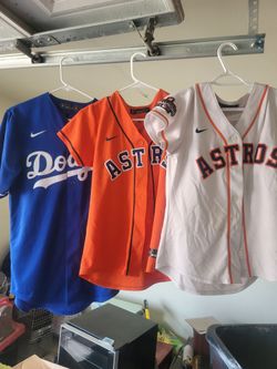 5 Sports shirts for women. Size s-m