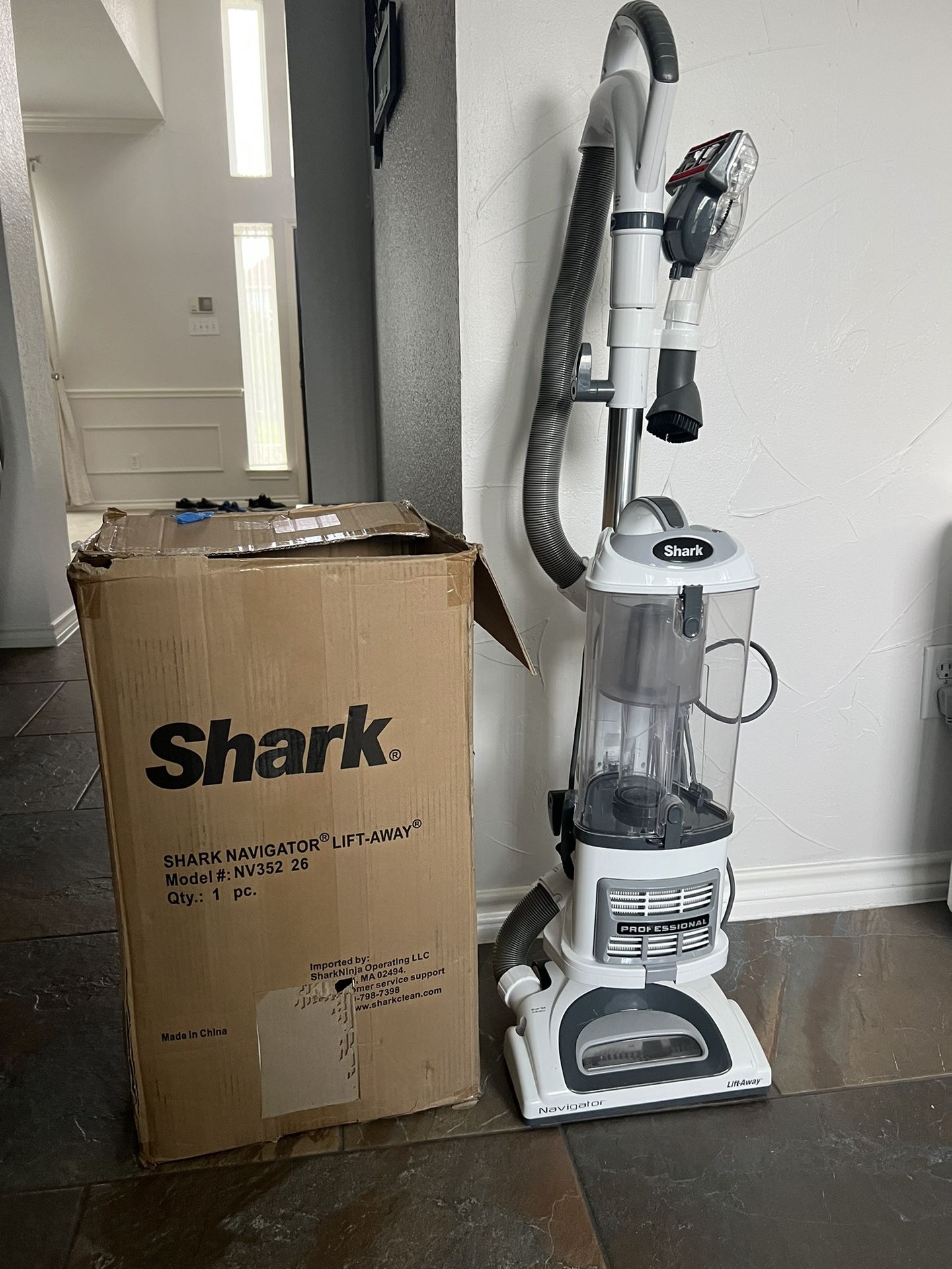Shark NV352 Navigator Lift Away Upright Vacuum with Wide Upholstery and Crevice Tools HEPA