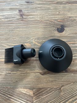 DYSON SUPERSONIC DIFFUSER AND STRAIGHTENER ATTACHMENTS BLOWDRYER HAIRDRYER BLOW HAIR DRYER STYLING!!