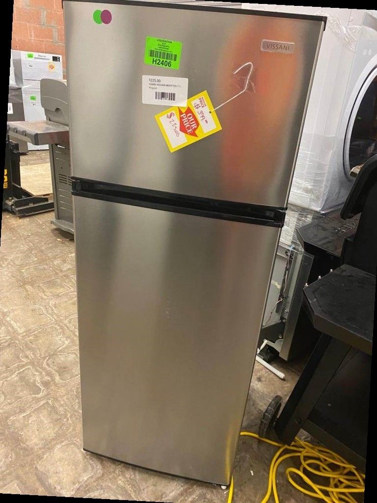 VISSANI MDFF7SS 7.1 cu. ft. Top Freezer Refrigerator for Sale in San
