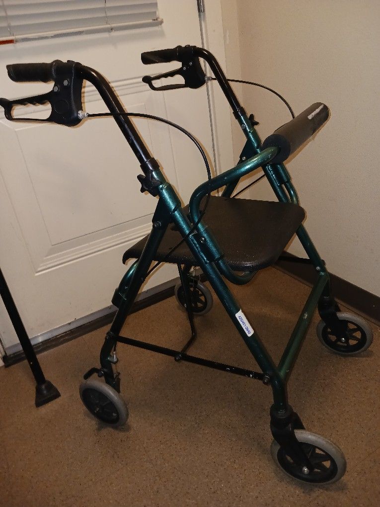 Walker Invacare 300 Lb Capacity Waterproof Seat, Good Hand Brakes And Folds Into A Slim Position Lightweight Strong Smooth Indoor Outdoor Use Tires