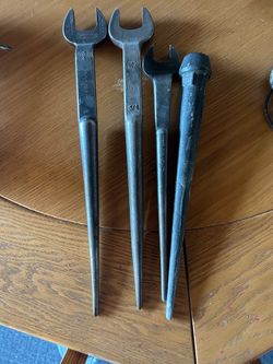 Spud wrench set and a bullpen
