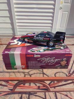 1998 Tony Pedregon Castrol Synthetic Selena Ford Mustang 1:24 Scale Diecast Funny Car
