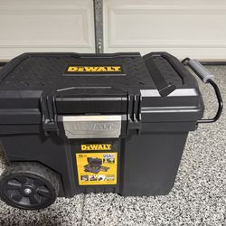 DEWALT 25 in. W 15 Gal. Polypropylene Rolling Tool Box.