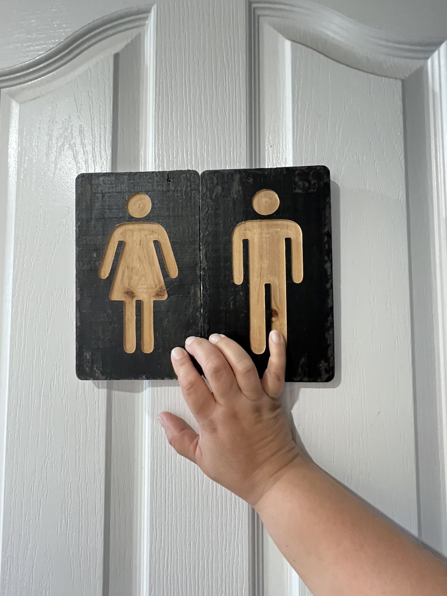 Male & Female Wooden bathroom signs 8”