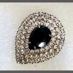 Vintage Rhinestone tear shaped brooch from the early 60's

