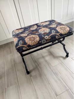 Decorative bench for foot of bed,.. or whatever you want