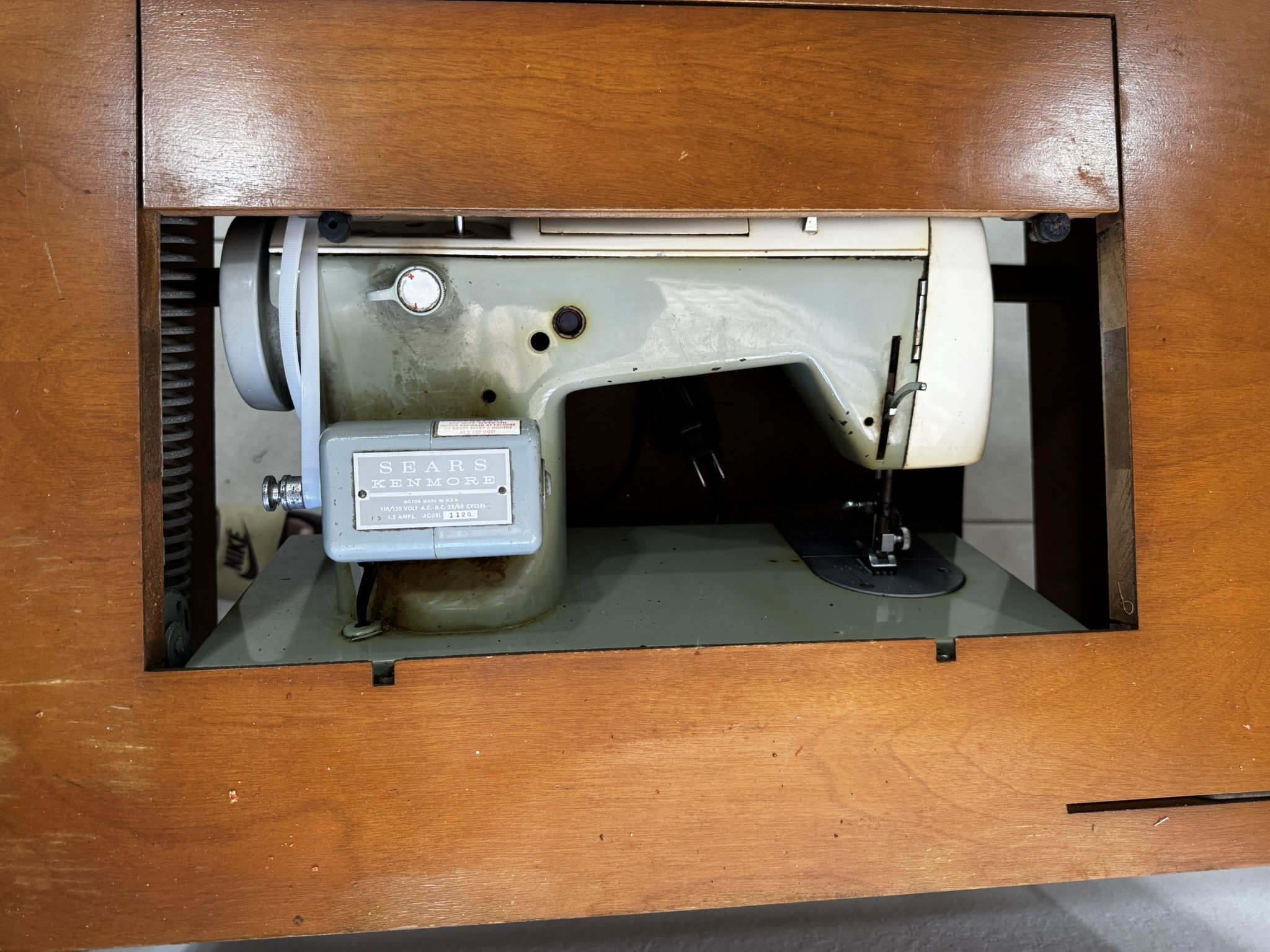 Sewing Machine. Only Need The Belt . It Cost $4 In eBay