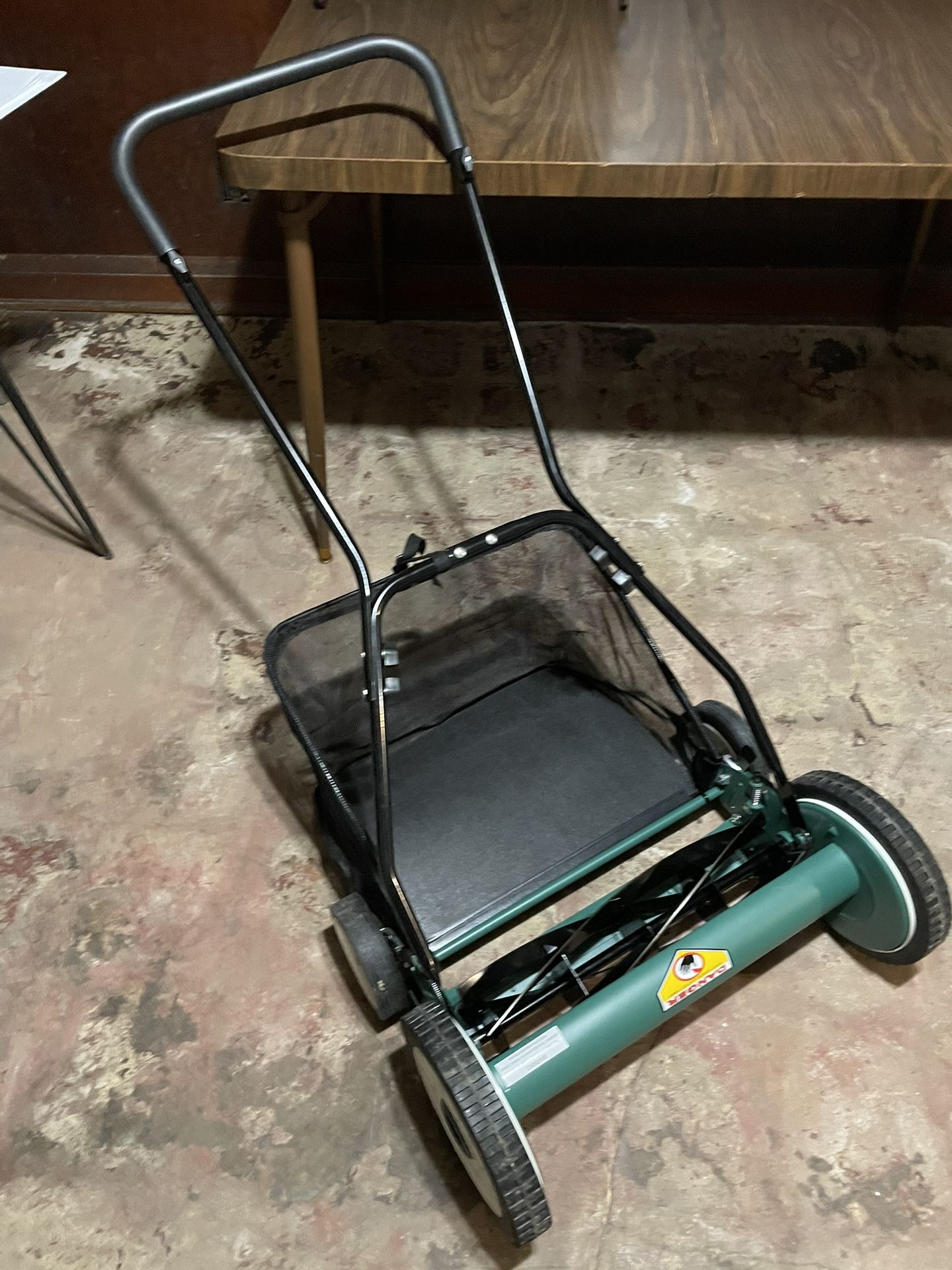 18” Manual Push Mower with Bag