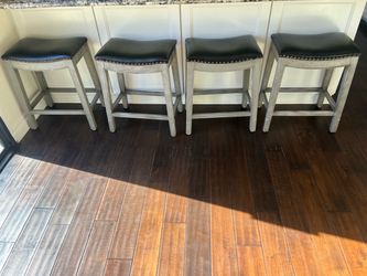Set of 4 Backless Bar Stools