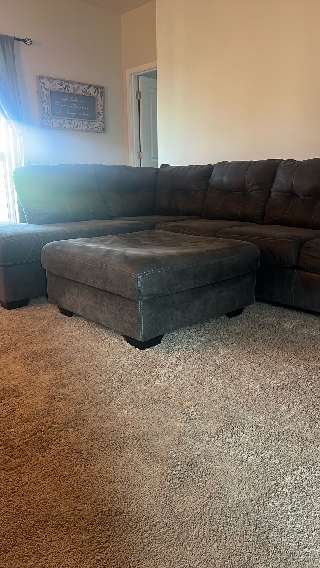 Sectional w/chaise and Ottoman