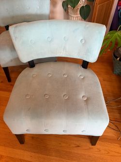 Sitting chairs