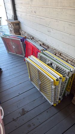 Plastic Baby/pet Gates