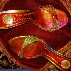 Made In Spain Pretty Colorful Mrdium Heel Size 7 Not Used. Pick Up SANTA CLARITA