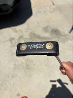 Northwestern Gary Player 804 right hand putter good weight to it