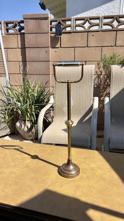 Freestanding toilet tissue Stand