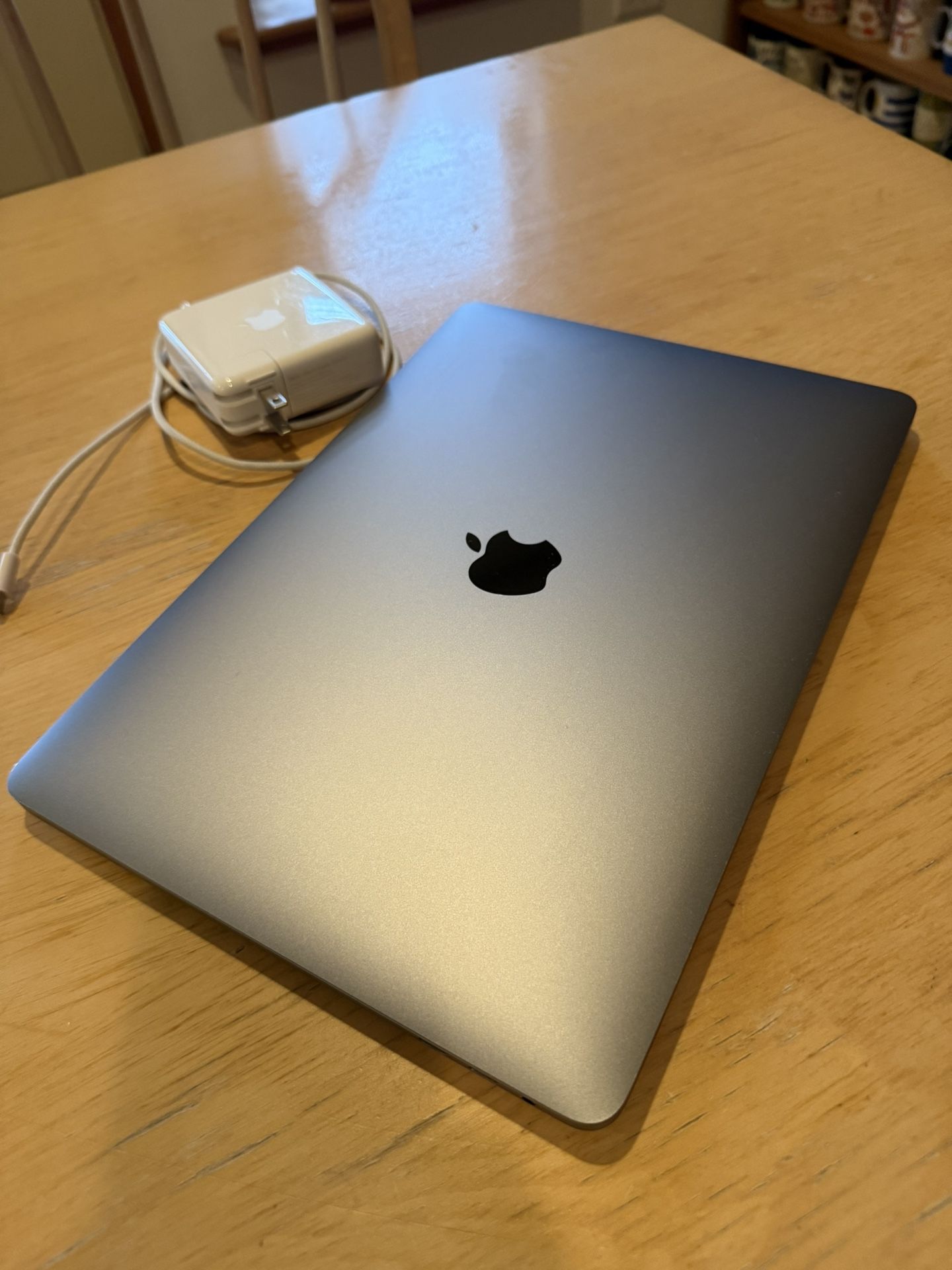 MacBook Pro 2020 i7 16GB 512GB SSD Space Gray