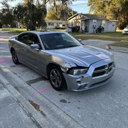 2014 Dodge Charger SXT – Runs Great, Push to Start, Sunroof, Bluetooth
