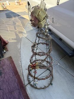 Wired Christmas tree