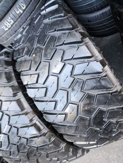 Selling (2] tires 35x12.50r17 nittos trail Grappler
