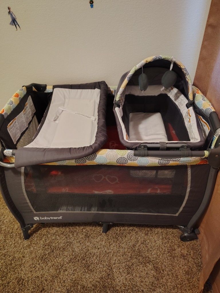 4 In 1 Bassinet And Playpen 
