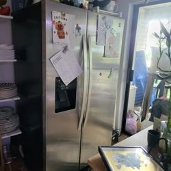 Kenmore  Fridge  2 Dors  Works  Good  Need  Going  ASAP  $250  Make Offer  
