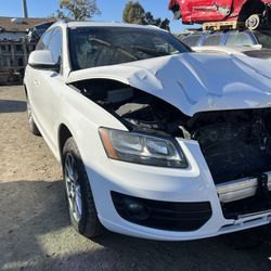 2010 Audi Q5 (Only parts———Solo partes)
