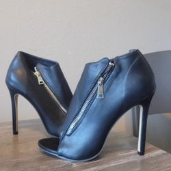 Closed-heeled shoes