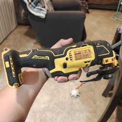 Dewalt ATOMIC 20V MAX Cordless Brushless Oscillating Multi Tool