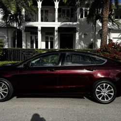Ford Fusion  2017 - 100,000 Mil Beautiful!