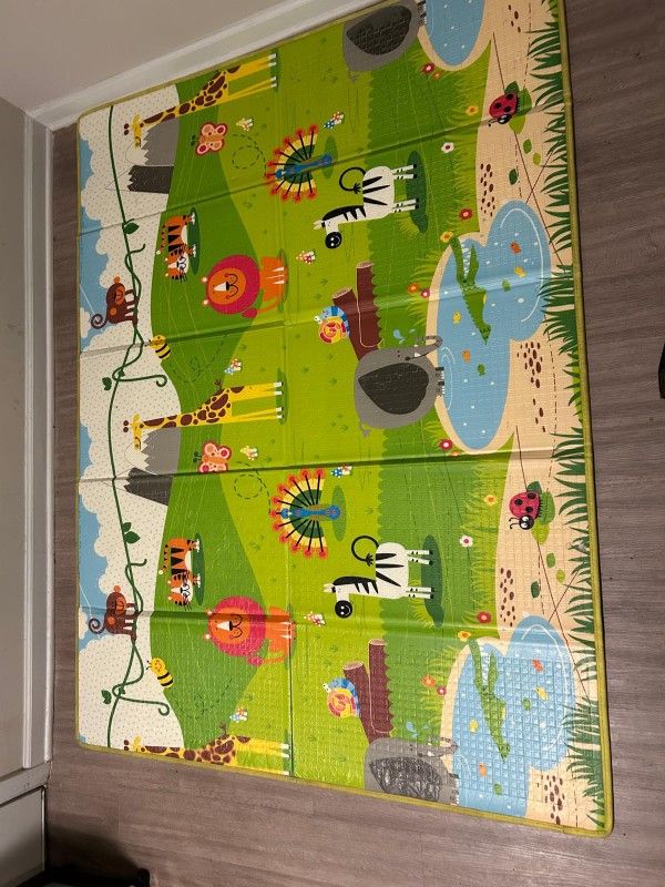 Kids play mat