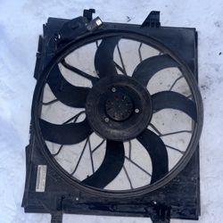 Radiator Fan For Jeep Grand Cherokee Overland 5.7L
