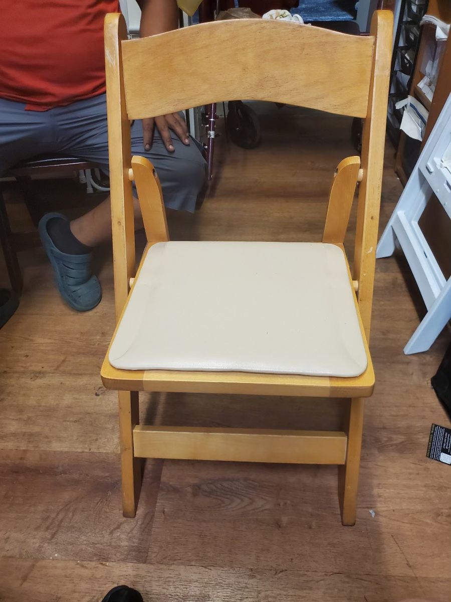 Used Wood Chairs For https://offerup.com/redirect/?o=Uy5hbA==.e