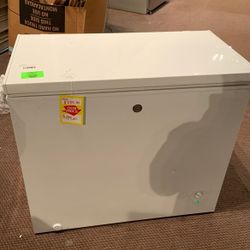 GE CHEST FREEZER today FCM7SKWW 🌟