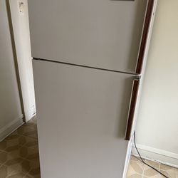 Working Fridge, Great refrigerator For Basement