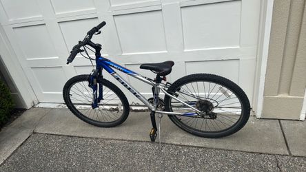 Trek 820 bicycle
