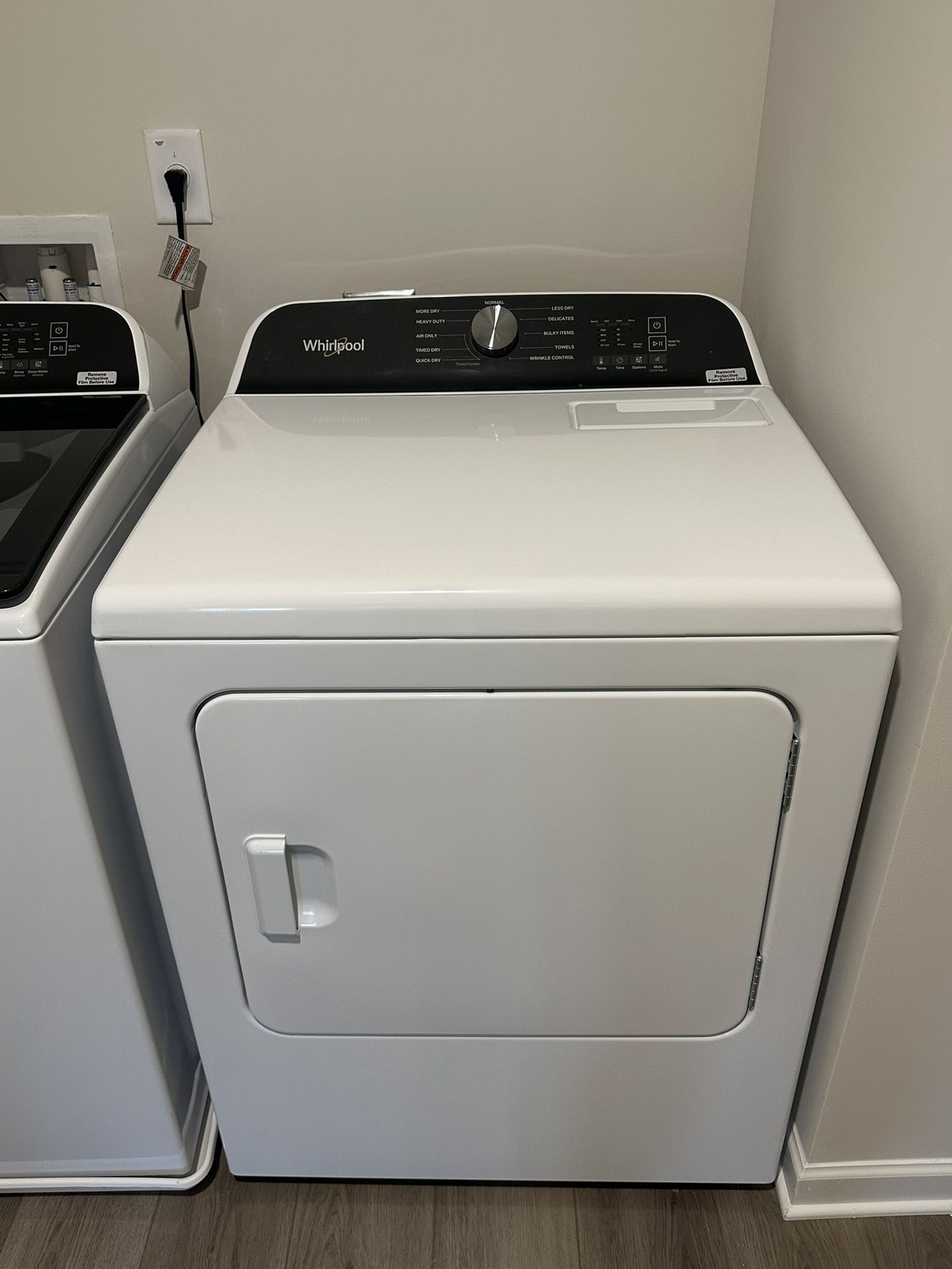 Whirlpool 7.0 Cu. Ft. Long Vent Electric Moisture Sensing Dryer