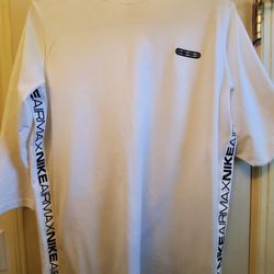 Nike Air Max Long Sleev Shirt   Size Large