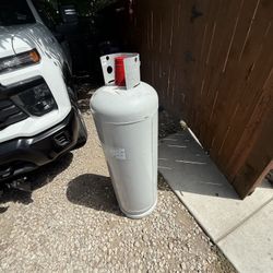 Propane Tank / Tanque De Gas