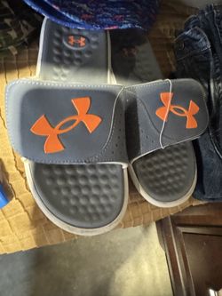 Under armor Sandals Boys Size 5