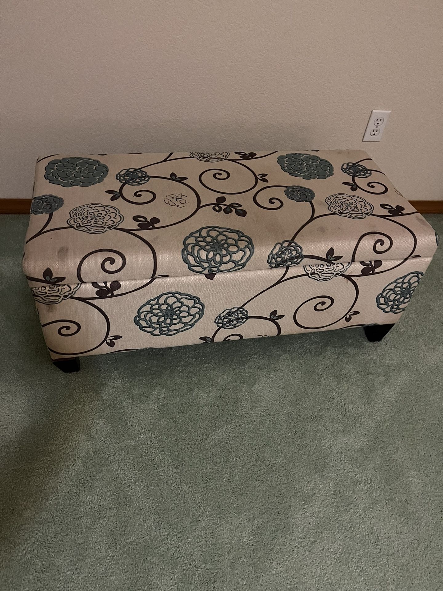 Foot Rest / Blanket Holder