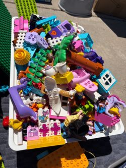 Duplo sets and baseplates