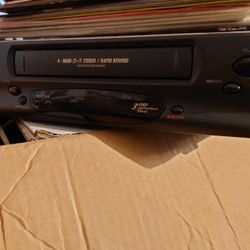 EV868 Emerson VHS Player