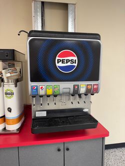 Beverage dispenser 8 valve with ice storage