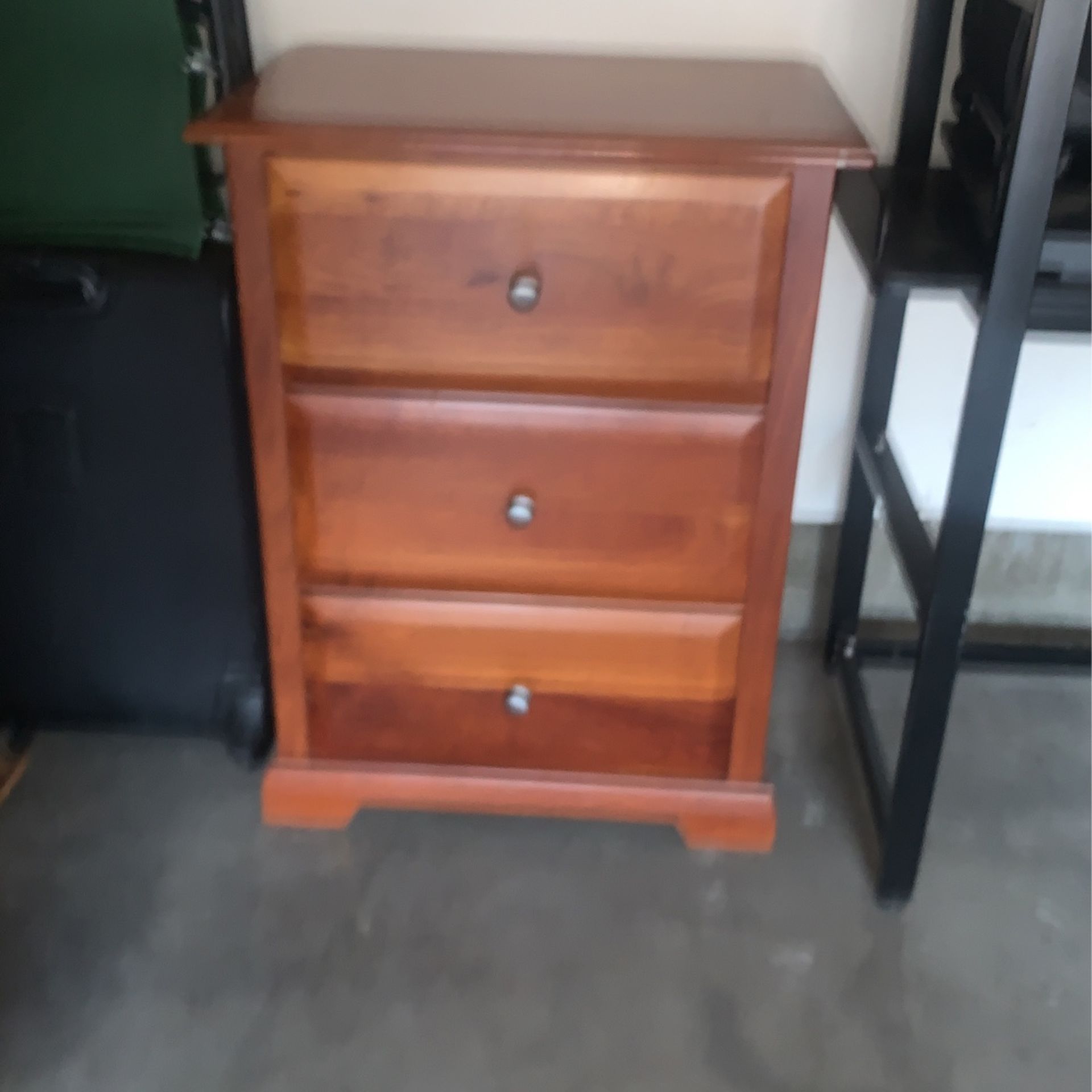 solid wood 3 shelved dresser (can’t open top shelf)