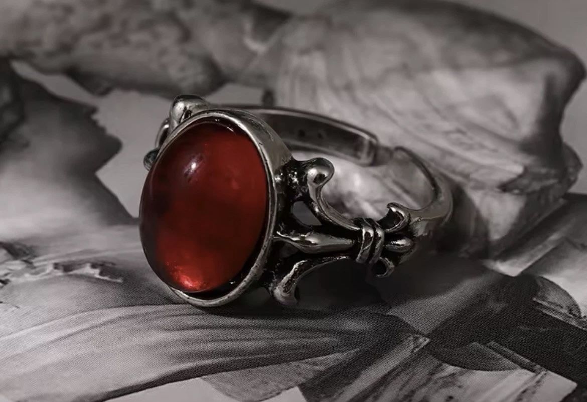 New Retro Palace Style Inlaid Red Oval Zircon Opening Adjustable Women's Ring