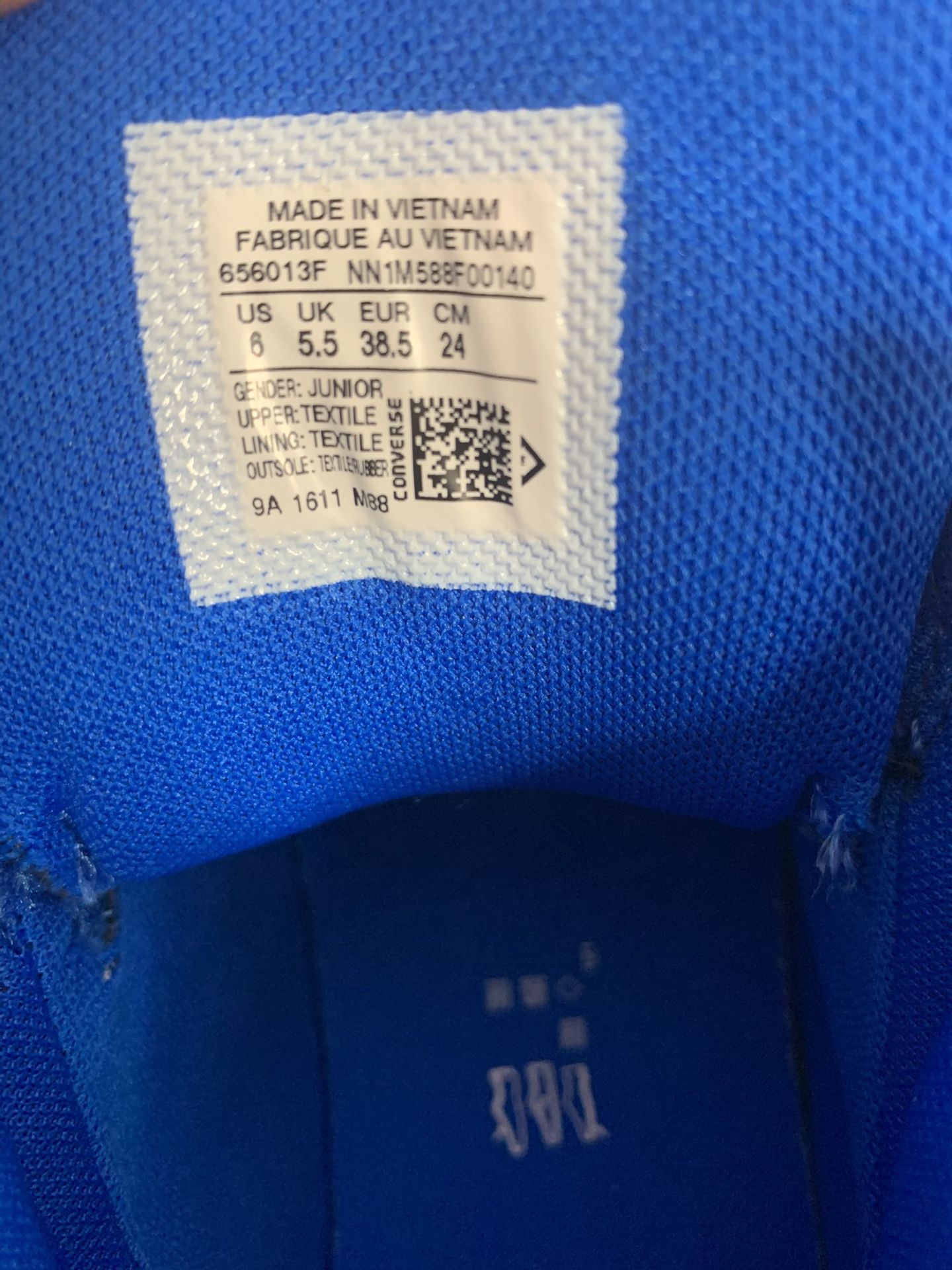 Converse size 6