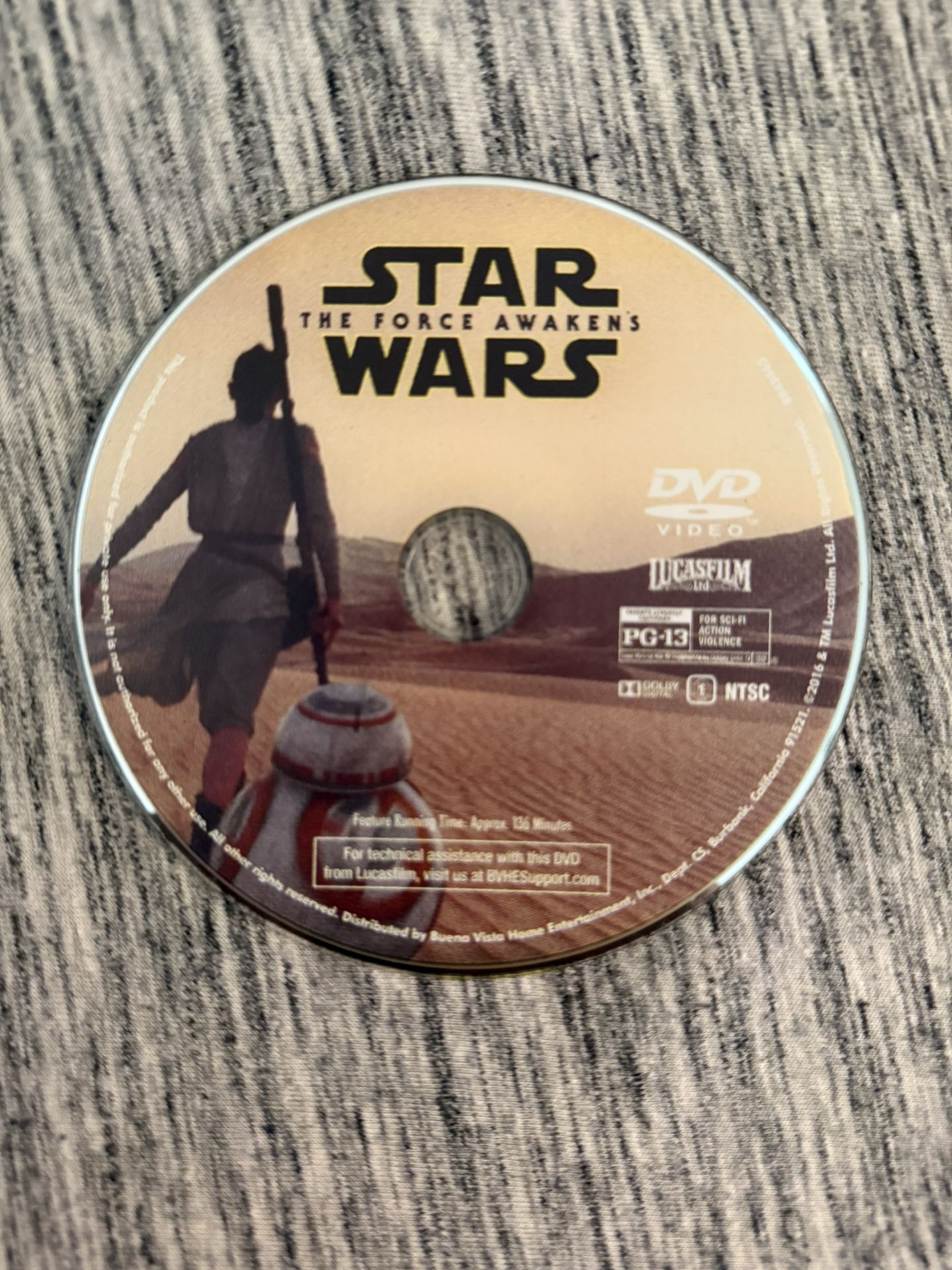 Star Wars: The Force Awakens DVD