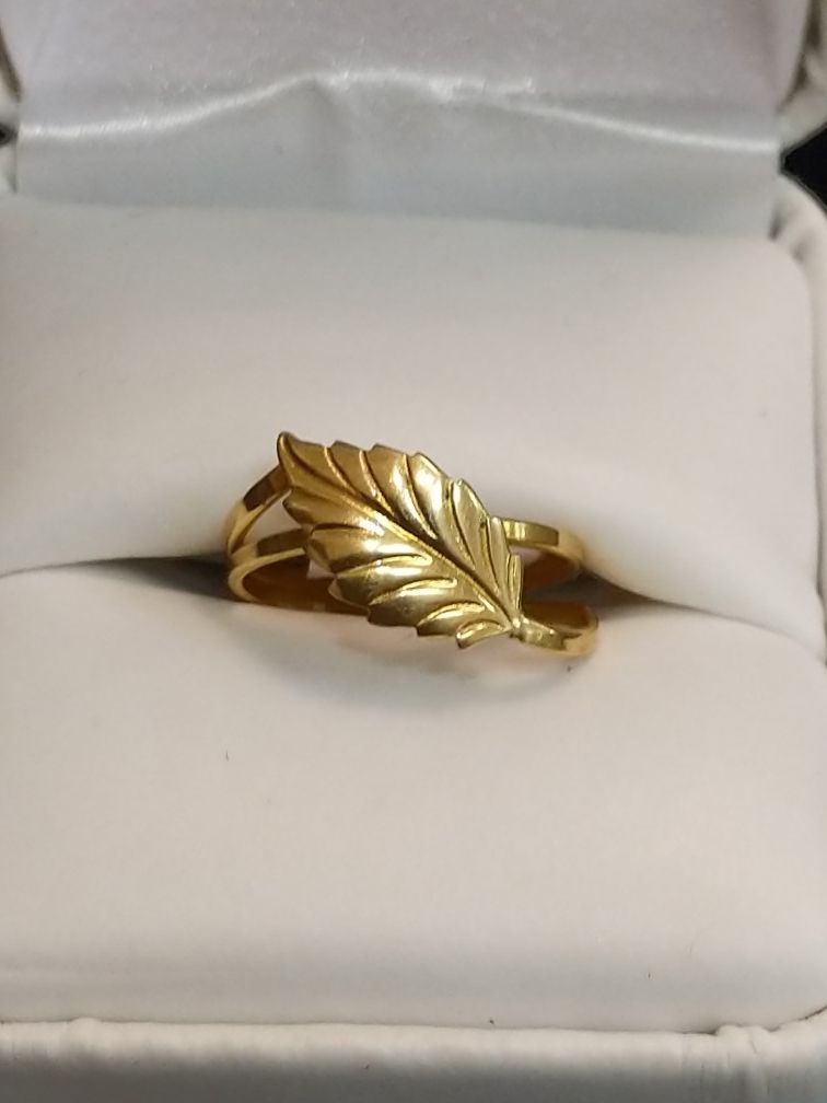 14K LEAF GOLD RING SZ 5