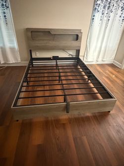 Queen size Platform Bed Frame with Headboard